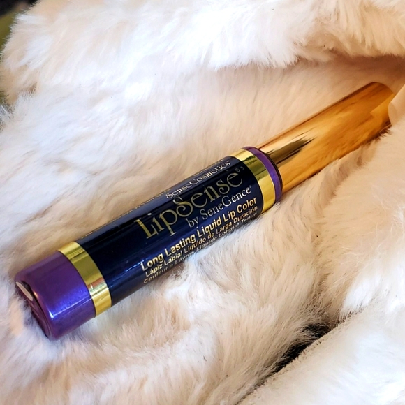 Lipsense long lasting liquid lip color Violet Volt - Picture 2 of 6